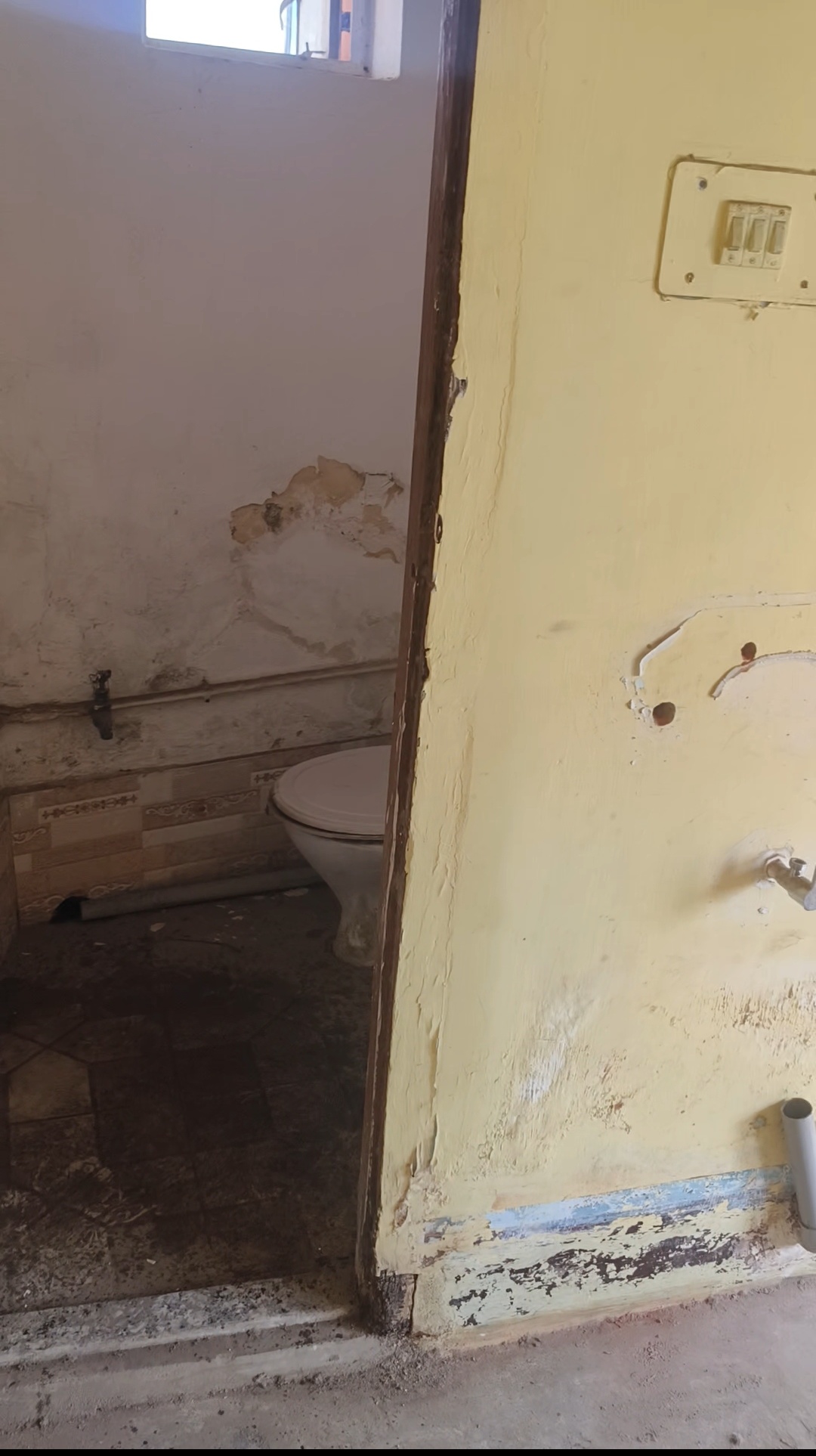 400 SQ. Ft. Hall Office/ Godown/ Coching In Boring Road  Patna
